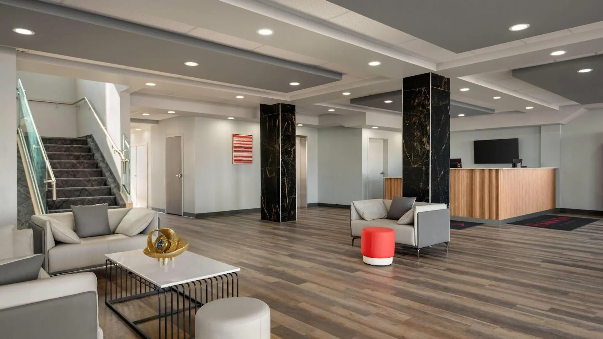Ramada By Wyndham West Edmonton Hotel & Suites