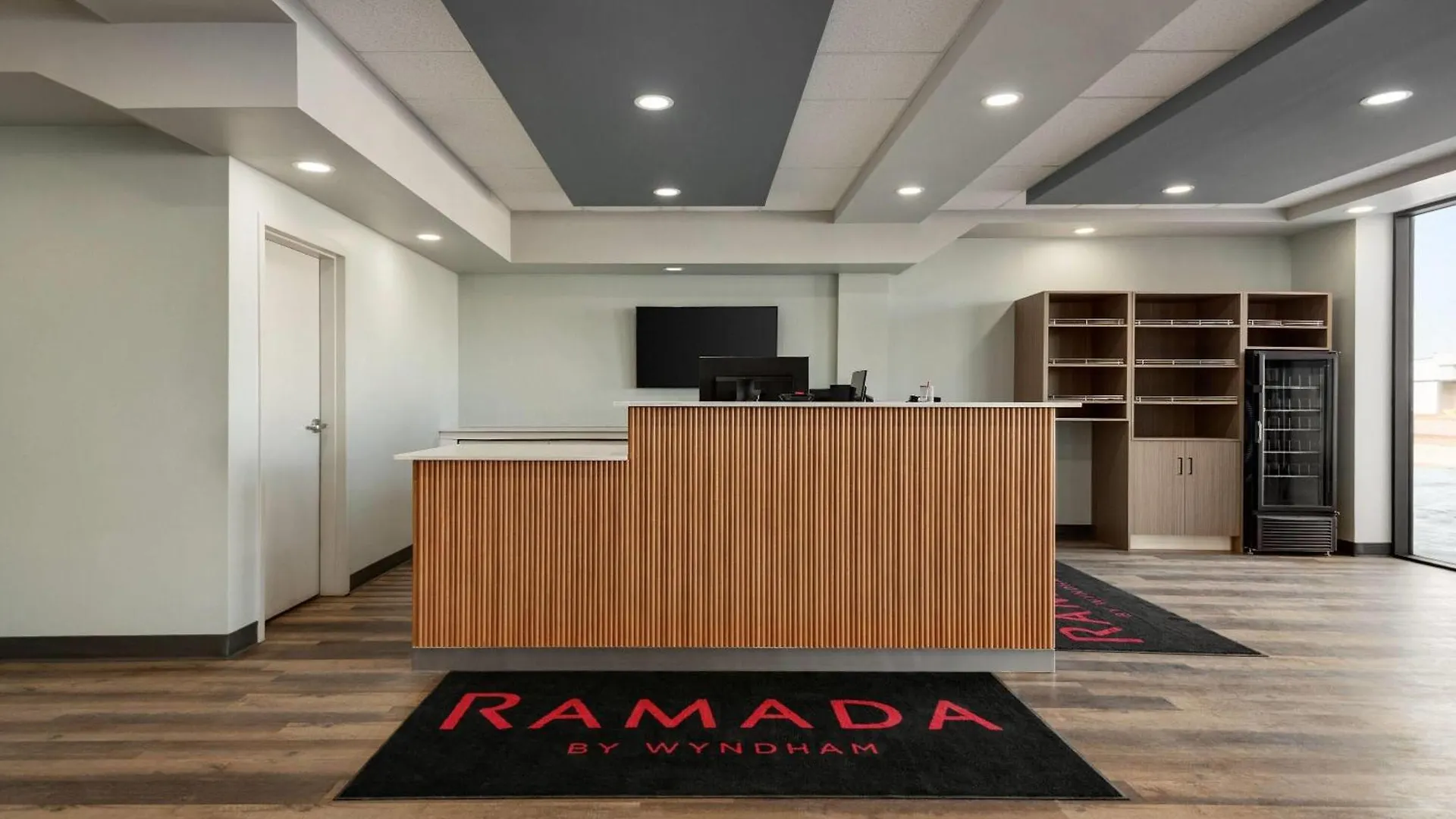 Ramada By Wyndham West Edmonton Hotel & Suites