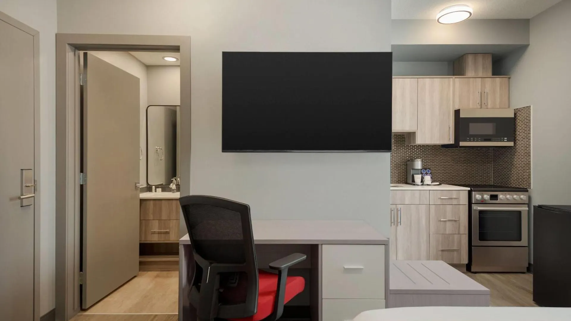 Ramada By Wyndham West Edmonton Hotel & Suites